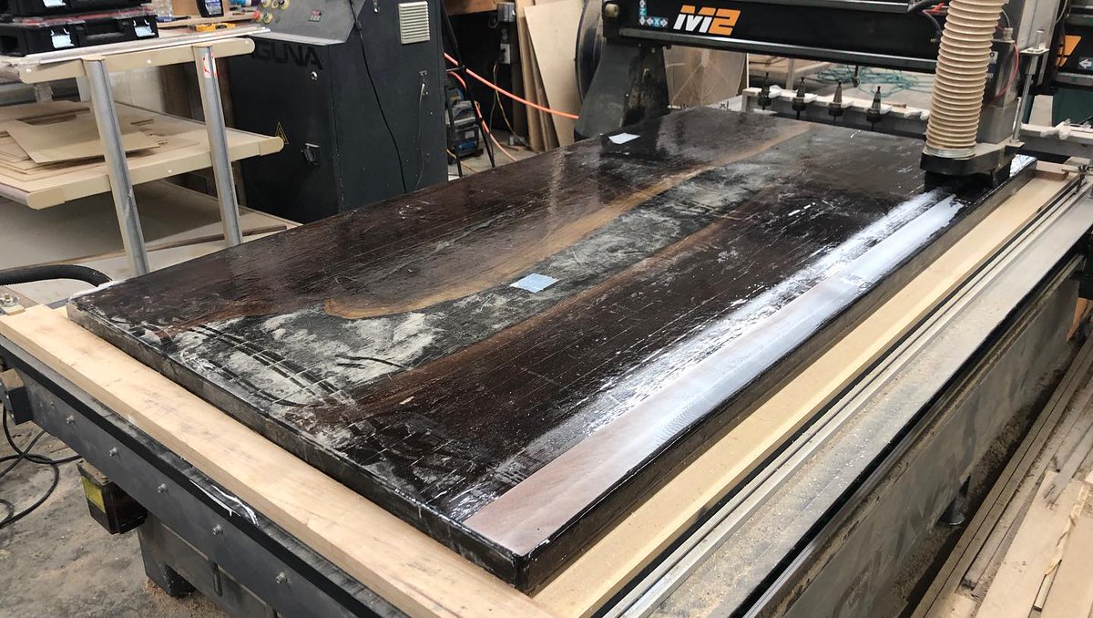 LagunaTools's tweet photo. Check out the flattening process on this epoxy table by @alabamamillworks!
Featuring their SmartShop M2 and @Toolstoday 3 wings, insert Carbide Flattening bit.
What are you working on this weekend?
#customtable #tablemaking #epoxytable #epoxyart #cncwoodworking #flattening https://t.co/Jy21TmqjWh