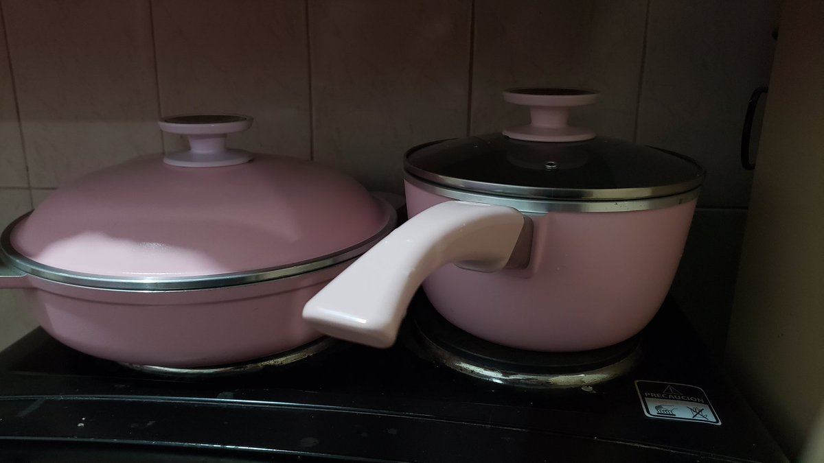 FranRafartf's tweet photo. Las ollas de mi novia// las comidas gourmet que cocina https://t.co/ya2N9Ae0Q0