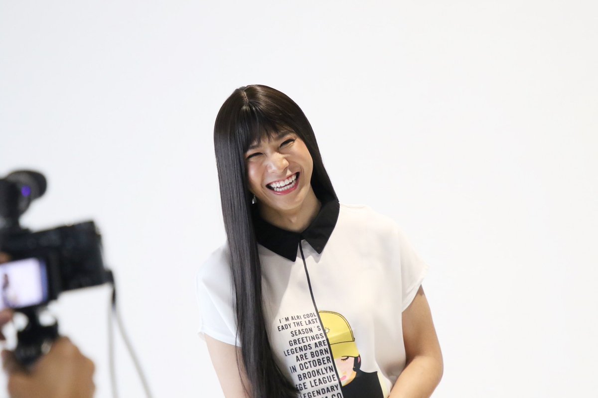 Hello_asian's tweet photo. กรี๊ดเลยมั้ยล่ะ !! 
เปิดภาพฟิตติ้ง ซีรีส์ “เจนนี่ กลางวันครับ กลางคืนค่ะ”
“สิงโต” แต่งหญิงสวยหวาน “นนนี่-��ูมิ” เสริมทัพความน่ารักสดใส!!
https://t.co/14yrl3uZU5

#เจนนี่กลางวันครับกลางคืนค่ะ ทางแอปพลิเคชัน AIS PLAY &amp;ทางช่อง8 กดหมายเลข 27 
#สิงโตปราชญา #SingtoPrachya #สมุนจ้าวป่า https://t.co/bARpWk79aL