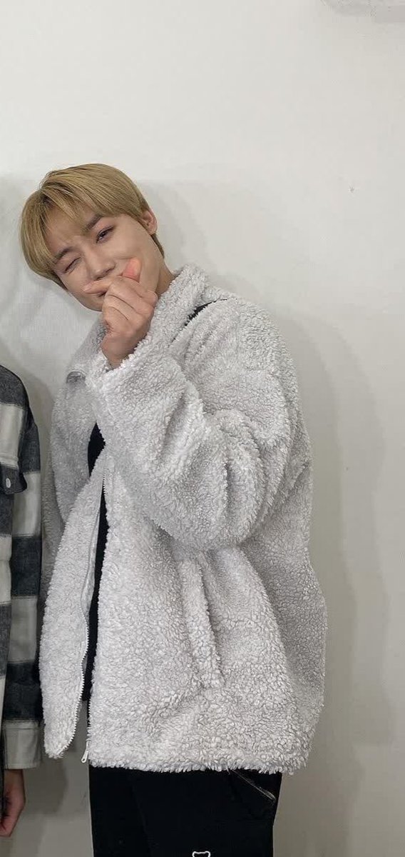 jun_jun970303's tweet photo. 우리 예쁜 준이야 항상 사랑하고 고마워요💝 https://t.co/Fmdbv6AOp2