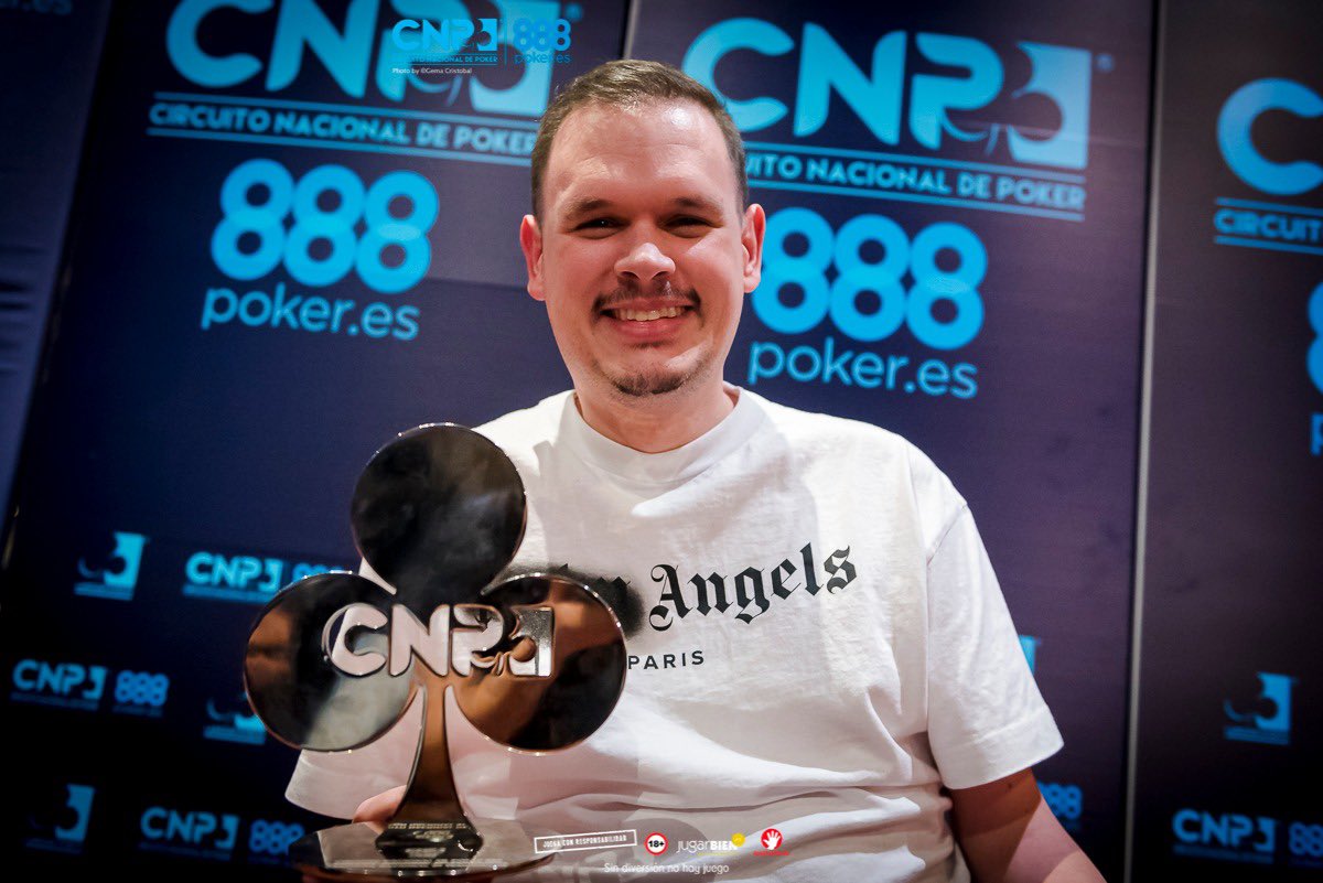 CNP_POKER's tweet photo. Víctor Jiménez @Victorjg18 se proclama CAMPEÓN NACIONAL 20-21 (9ª TEMPORADA). 
¡Enhorabuena! ♣️ https://t.co/VIQubRlpQI