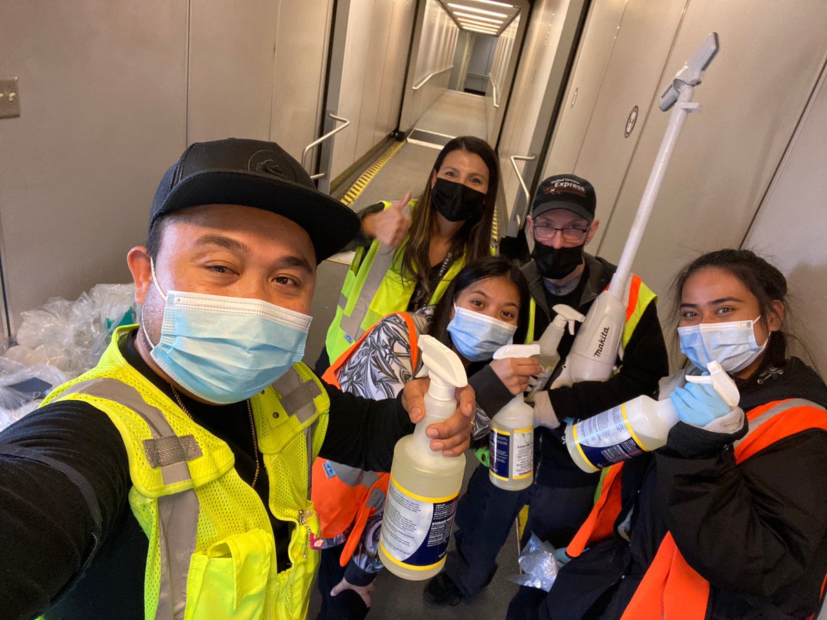 ZeyUnited's tweet photo. HUGE Thank you to the UGE team for providing safe and clean cabins for our passenger ✈️✈️#WeAreUnited #beingunited @jeremylehew @SalangaJ @kbbrown86united @UAKirkORD @EFogelbergUGE @Bdubspub @DENAirport @weareunited @united https://t.co/dQccOIpQ6u