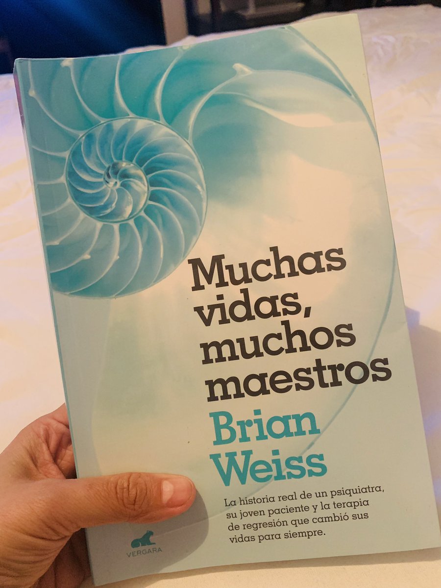 ale_CeballosRo's tweet image. "Nuestro cuerpo es solo un vehículo para que utilicemos mientras estamos aquí, Son nuestra alma y nuestro espíritu los que perduran por siempre". 
#LibrosRecomendados #consciencia #plenitud #sabiduria