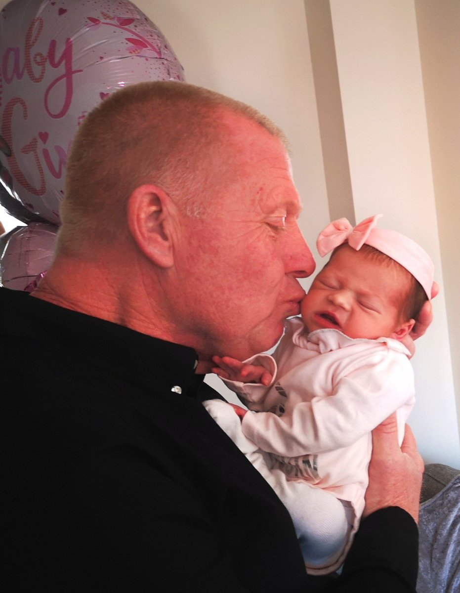 dekkertone's tweet photo. Beautiful meeting my great neice https://t.co/XWXcRV8cwl