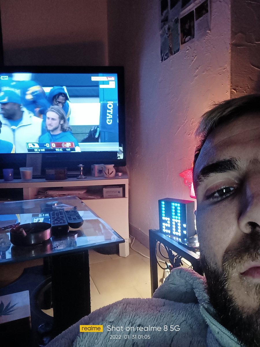 Dim337's tweet image. #NFL même avec le covit on regarde le NFL