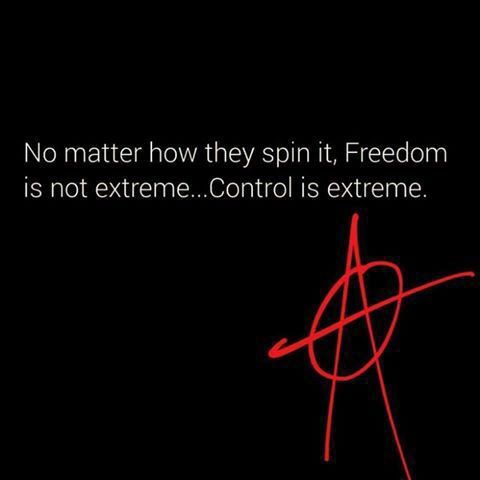 LibStreetArt's tweet photo. Não importa como eles girem, a liberdade não é extrema… o controle é extremo. https://t.co/Dd7gsjfPuQ