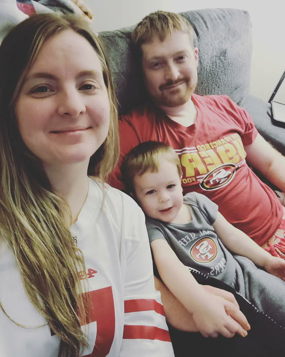 LarissaNeustrom's tweet photo. Watching football with my favorite people and pup🏈👌😍 @SamsonNeustrom #GoNiners #NFC #Letstakeithomeboys #RedandGould https://t.co/6508iQyCz0
