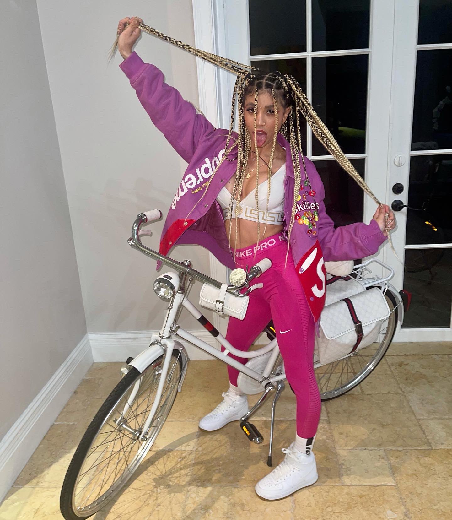 TW Pornstars - 4 pic. V Rod. Twitter. #follow #me on my New #Instagram - VRODLIVE 💕🌈 and check