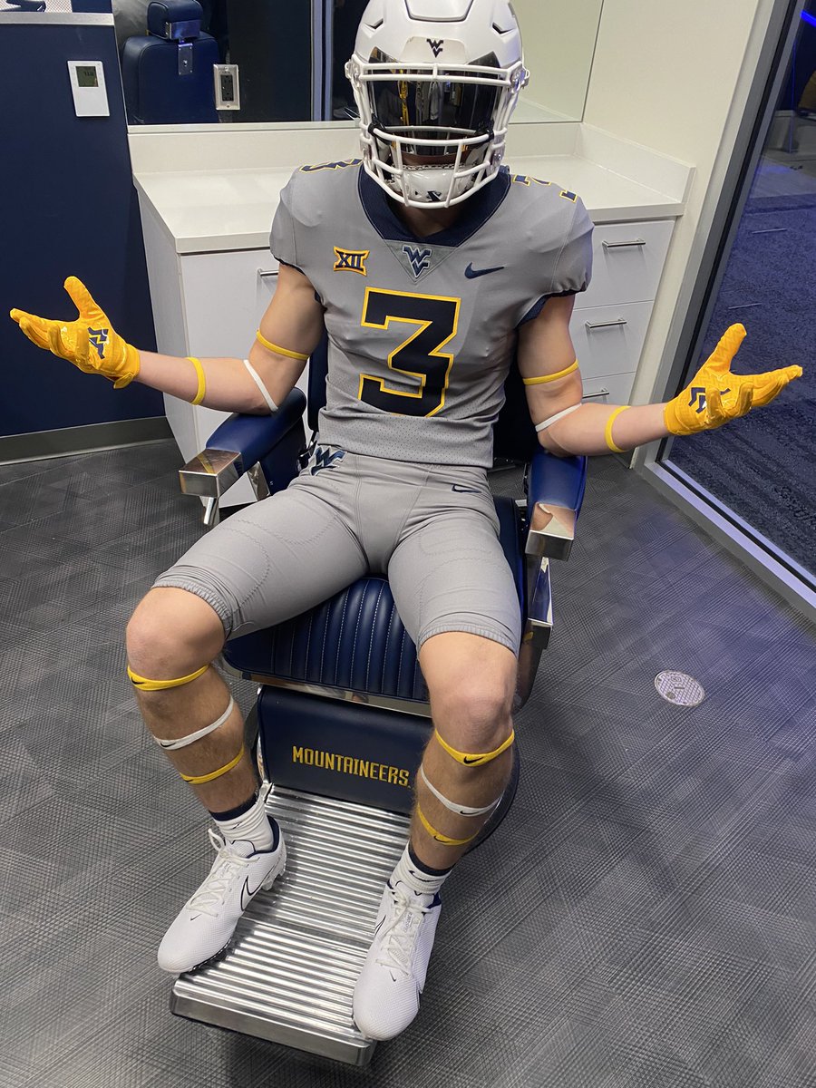 hudsonclement3's tweet photo. Had a great time on my visit to WVU. I appreciate the coach’s for having me. @NealBrown_WVU @GeradParker1 @CoachRyanNehlen @MburgFootball @RecruitMHSFB @mhscoachsherman @KipShallis4 https://t.co/0O9XsN5Fdi