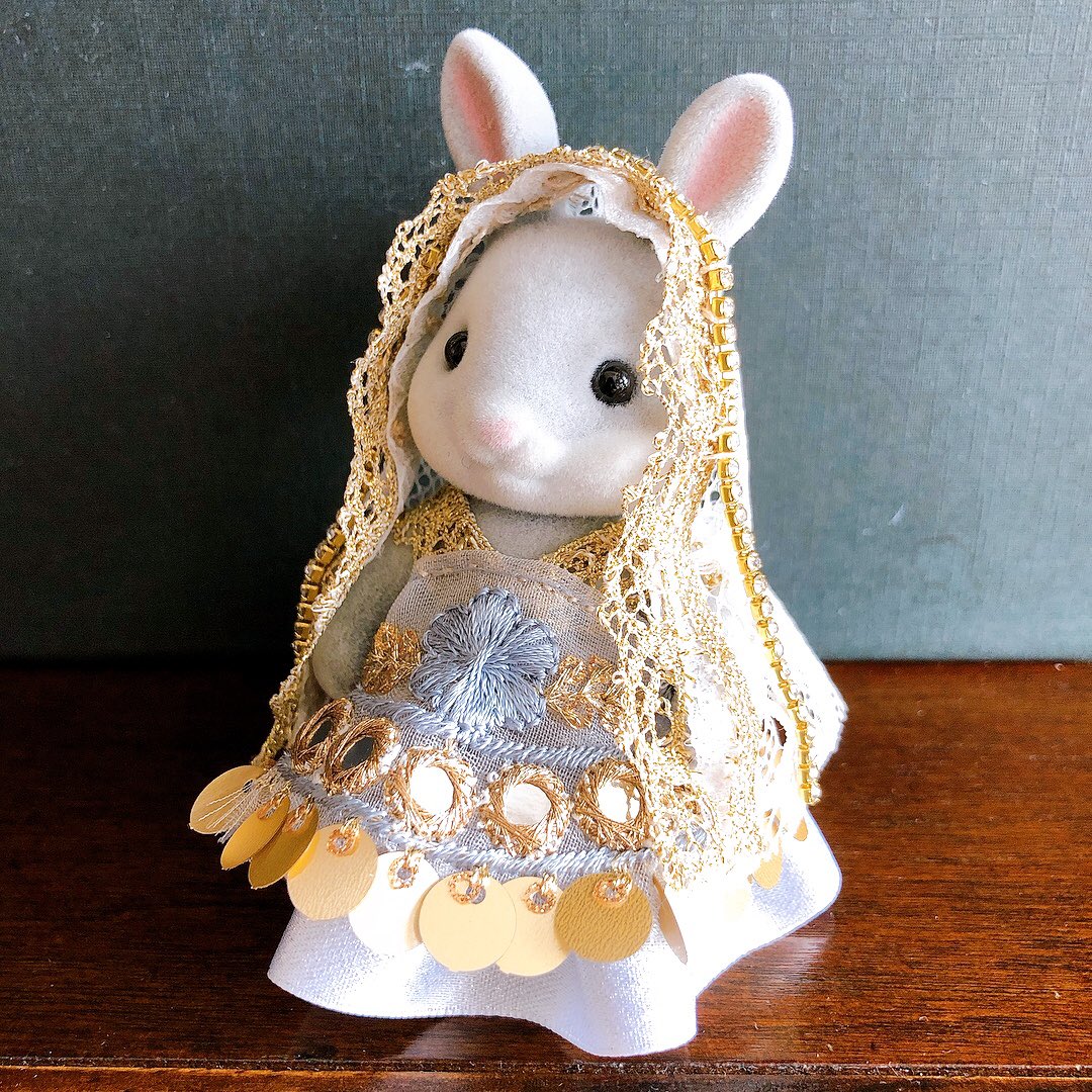 さおこ@シルバニア в X: „インド刺繍のリボンを使ってお洋服作り