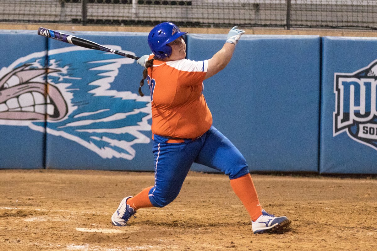 ACAthletics's tweet photo. BAILEY BOMB: AC's Bailey Frenzel blasted a three-run homer in the bottom of the sixth to give the Lady 'Runners a 3-2 win over Tyler JC in the nightcap of Sunday's doubleheader. @angelinacollege @ACRunnersSB https://t.co/v1aBMMR8W0