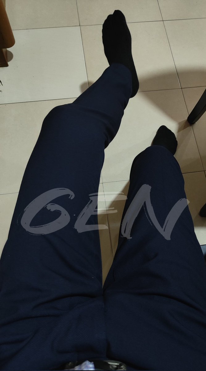 Gen_1133's tweet photo. 终于收工🥳 
今晚除夕。 祝大家除夕快乐 🎉

*臭袜子���双❗ https://t.co/SHalXUtPpu