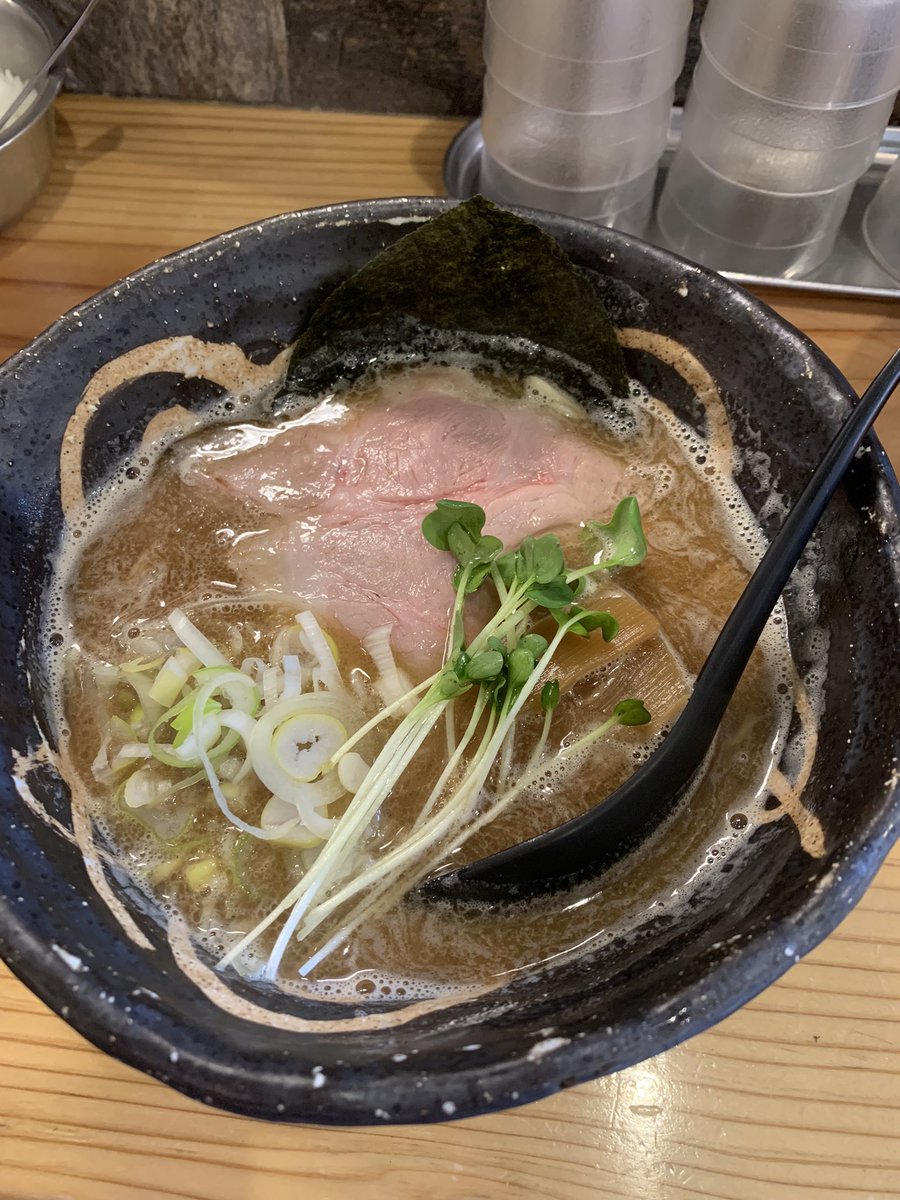 ハッピー tweet media