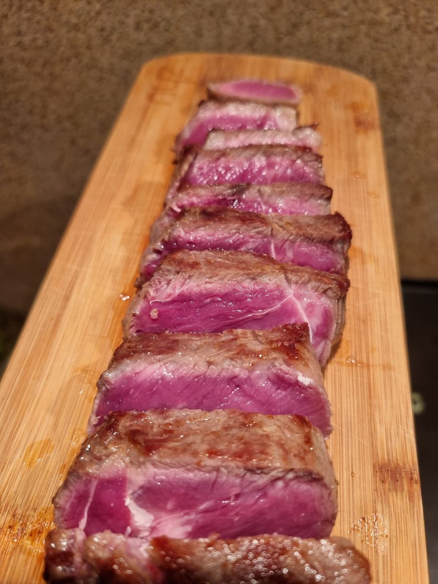 New York dry aged del <a href="/luarlomo/">Luis LM</a> el señor de los cortes.
Azul 🧢
