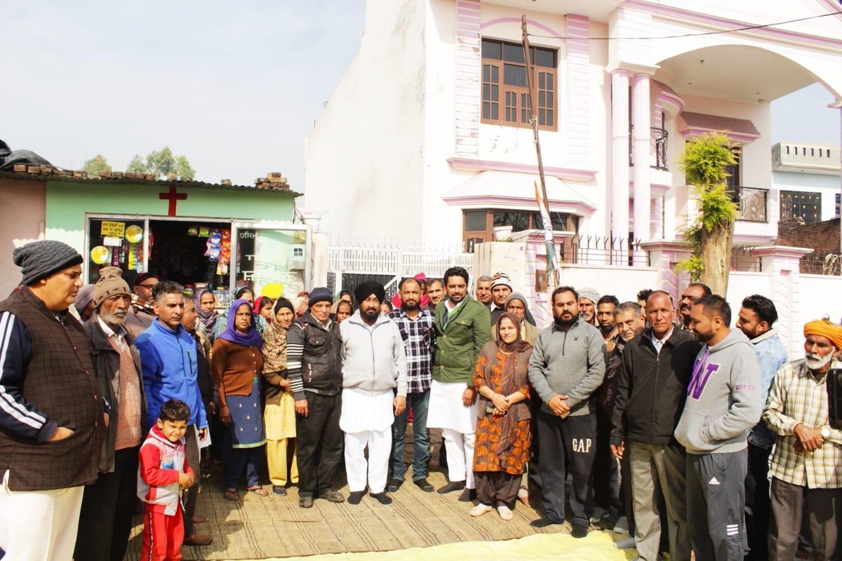 Buntyshelke_inc's tweet photo. Today,heard the problems of people in Kittna village and appealed to win Congress.

#Garhshankar #lallyforgarhshankar

@Barmer_Harish @Allavaru @srinivasiyc @IYC @Mukesh_YC @AnilTpyc @sunilkjakhar @ManishTewari @vishwajeetkadam @AshokChandnaINC @KunalChoudhary_ @AmanatUllah23 https://t.co/R1lmlljVrZ
