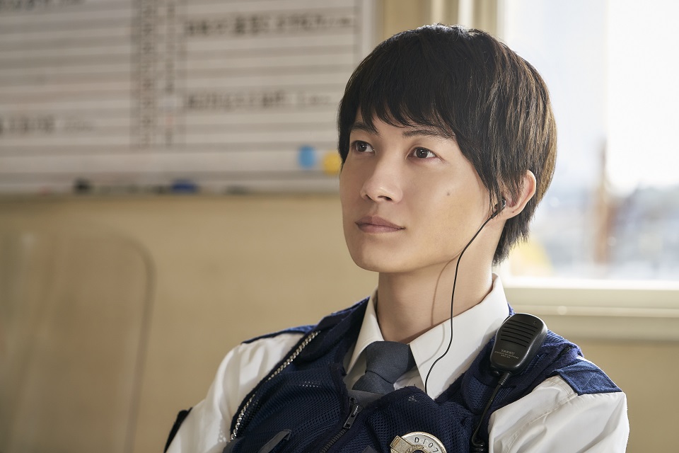 noise_movie's tweet photo. 彼はこの島で育ちしばらく離れていたが、新米駐在員としてつい最近戻ってきたばかりとのこと。
話していて正義感の強さがよく伝わってきた。

特に怪しい点は見当たらなかった。
証拠を見つけられず捜査終了❗️

🔽最初からやり直す
https://t.co/zW6TTuqg2y https://t.co/t42Q8BxOxf