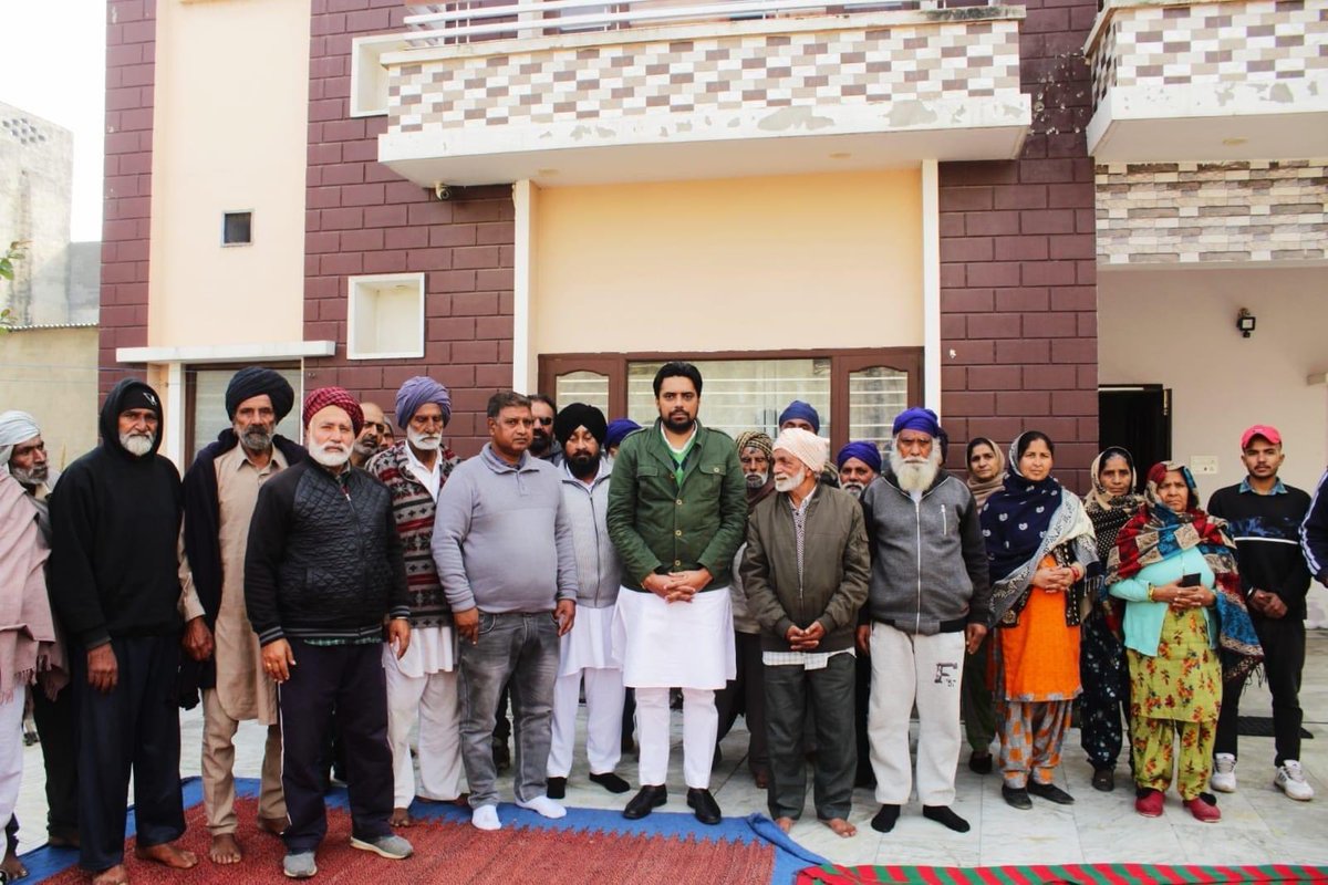 Buntyshelke_inc's tweet photo. .@AmarpreetLally ji Appealed to vote in favor of Congress in Akalgarh of Garhshankar.

#Garhshankar #lallyforgarhshankar

@Barmer_Harish @Allavaru @srinivasiyc @IYC @AnilTpyc @sunilkjakhar @ManishTewari @vishwajeetkadam @AshokChandnaINC @AmanatUllah23 @KunalChoudhary_ https://t.co/jFDBC4wCVR