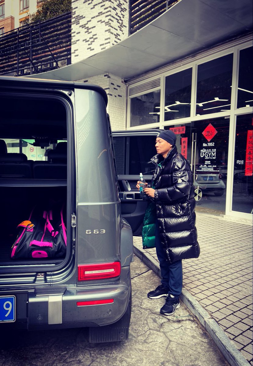 ZHUTHE9's tweet photo. 2021 last day in china. training continues. https://t.co/x4dNsmUEoC