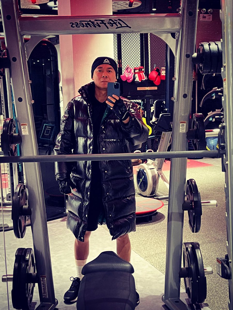ZHUTHE9's tweet photo. 2021 last day in china. training continues. https://t.co/x4dNsmUEoC