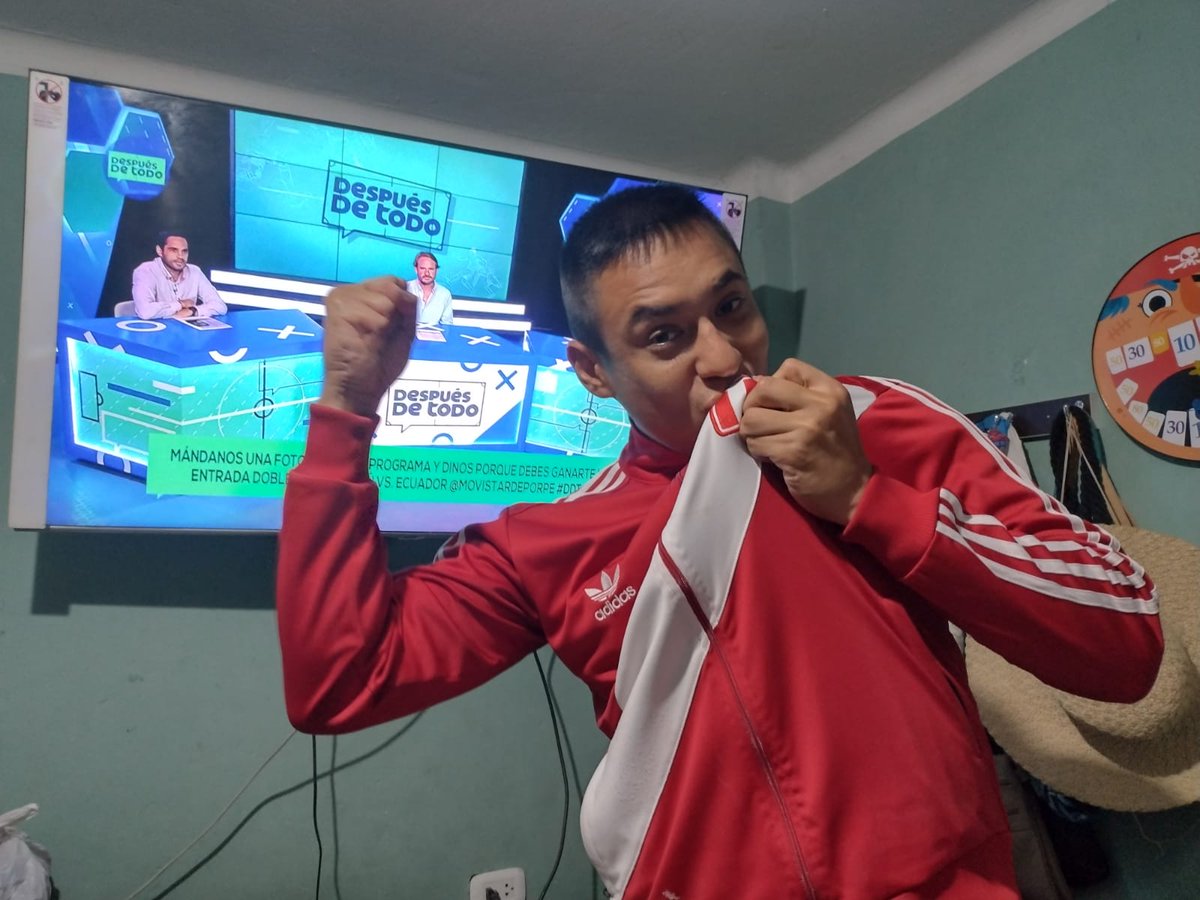 diegotafur24's tweet photo. @MovistarDeporPe @MovistarDeporPe #DDTODO
Quisiera ganar mi entrada.
Para alentar y dejar todo en la cancha junto al equipo de todos.
Alentaré con todo, mi garganta  saldrá más maltratada que la nariz de Lapa. .. Los 6 puntos se quedan en casa ... Arriba Perú Carajo !!!! https://t.co/cxTxmE80D9 https://t.co/BLwdPhiOfL