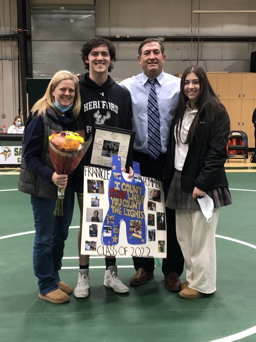 FPommett's tweet photo. Senior night https://t.co/3oIWLYtn4i