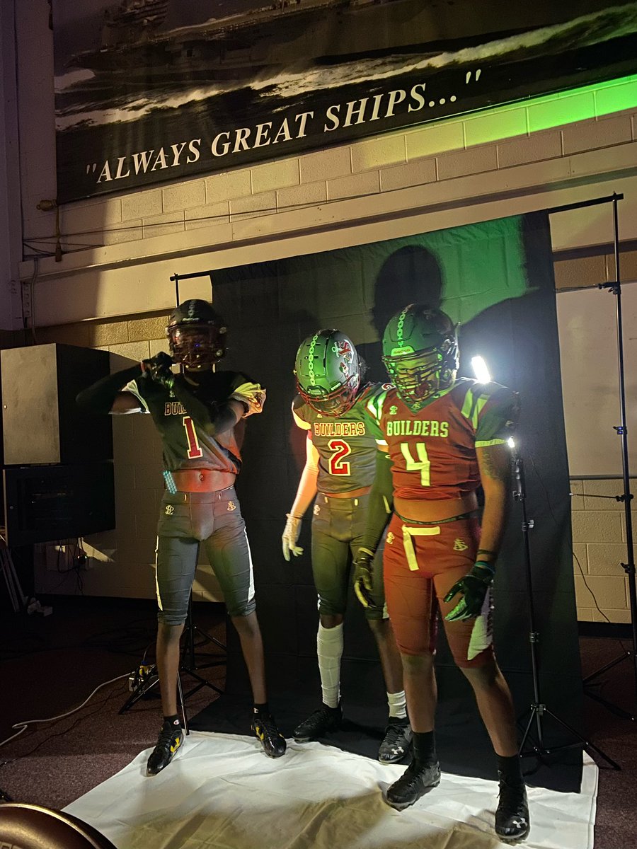 MekhiLewis12's tweet photo. After a great visit and talk with coach Brown I am extremely blesses to receive a offer to the Apprentice School @MrKleanKutVA @CoachScorp  @gohshsfootball https://t.co/ZCuXs3FE8i