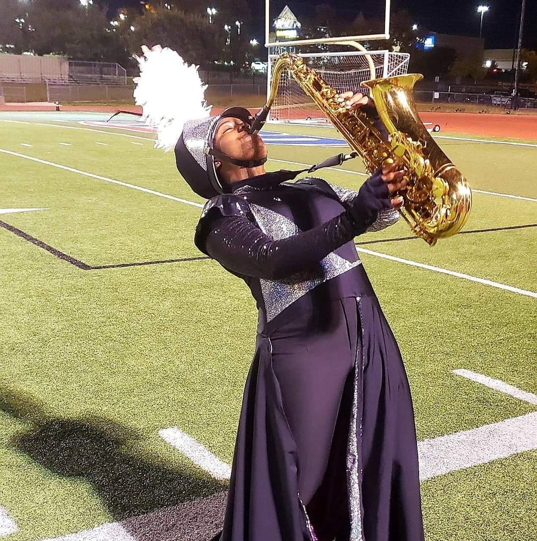 momajones5's tweet photo. This girl is on fire🔥. A true saxophonist!! C/O 2023 LBJ Jags.
#altosax
#tenorsax
#barisax
#sectionleader
@PVAMUStorm ✅️ her out https://t.co/Y8Nhg59hAL