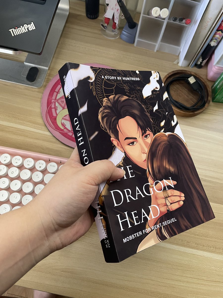 untitledblue's tweet photo. so i printed it on cardstock πππ medyo maliit yung paper so i had to do some adjustments on the print setting
book by @huntress2021
art/cover by yours truly
#mfr2 #daragon #artbymakade https://t.co/JhTys9afI1