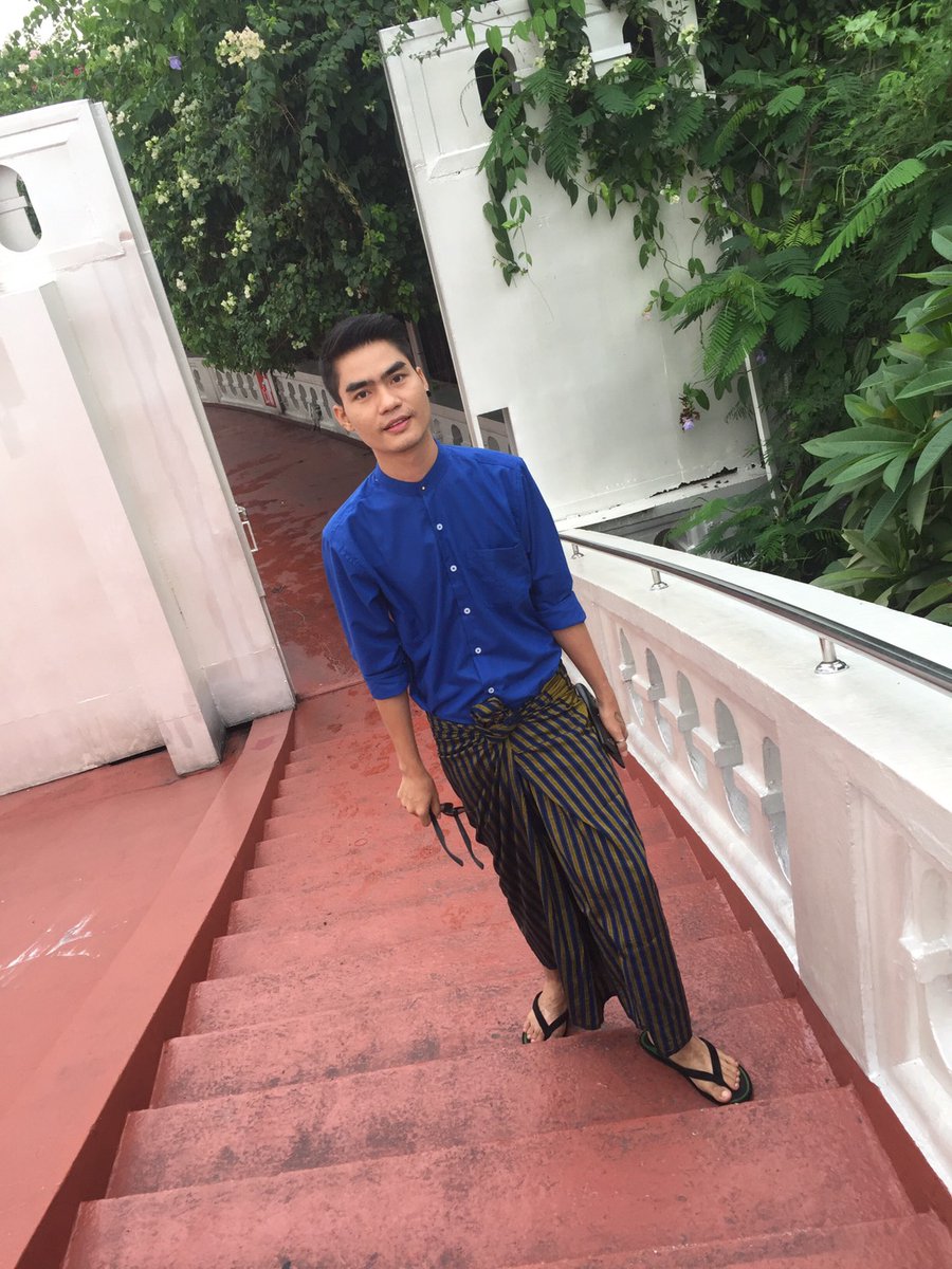 LayLay33236072's tweet photo. တစ္ခ်ိဳ႕​ေသာ ရင္ခြင္က
ဖာတန္းလို��ဲ ကိုယ္မ႐ွိလဲ
လူမျပတ္ပူး🥴🥴 https://t.co/iEcrTvjatf