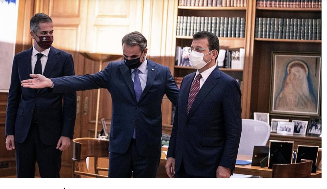 Ademcalkin's tweet photo. Yunan Parlementosunda gündem, İstanbul’da bir firmanın üretimi olan maskelerin neden alındığı.Bilmiyorduk, bilseydik almazdık, açıklaması ayrıca garip gelmedi.Maskeyi dahi almayı hazmedemeyenlerin, geçen yaz hatırlayalım, İBB Başkanını büyük bir hevesle ağırlamaları şaşırtıcı mı? https://t.co/PCSarhdasu