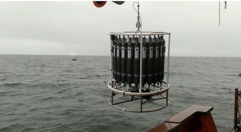 The southernmost #CTD ever sampled on board of #A33Hesperides. 🚢

#ANTOM project breaking records!🙌🏻