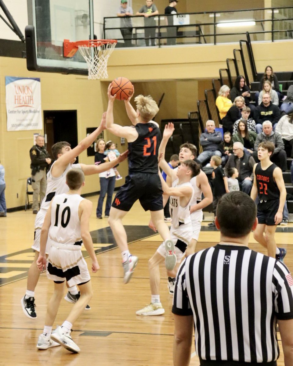 NorthPutBball's tweet photo. Another big win for North Putnam last night to improve to 12-2! Aaron Pickel led the way with a game high 24 points and 19 rebounds!
#iNPursuit
@indyhsscores https://t.co/POy9DUlcFz
