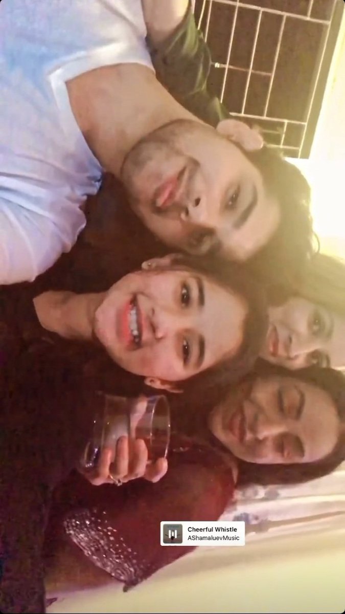 itzzz_avaaa's tweet photo. Finally they met 🥺😍🤧❤️
Dev bhaiya and his Oreo after a long time
Delighted to see them together 😍🤧
Alhamdulillah Masha'Allah 🧿💛

#AurrishtAsAnidita 
#AurraBhatnagarBadoni 
#DevAdityaa https://t.co/xx8EJaXtMU