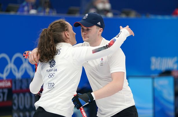 MirrorSport's tweet photo. British curling duo Jen Dodds and Bruce Mouat miss out on Winter Olympics final

https://t.co/cHc3aZEgTm https://t.co/J3px9fbKIH