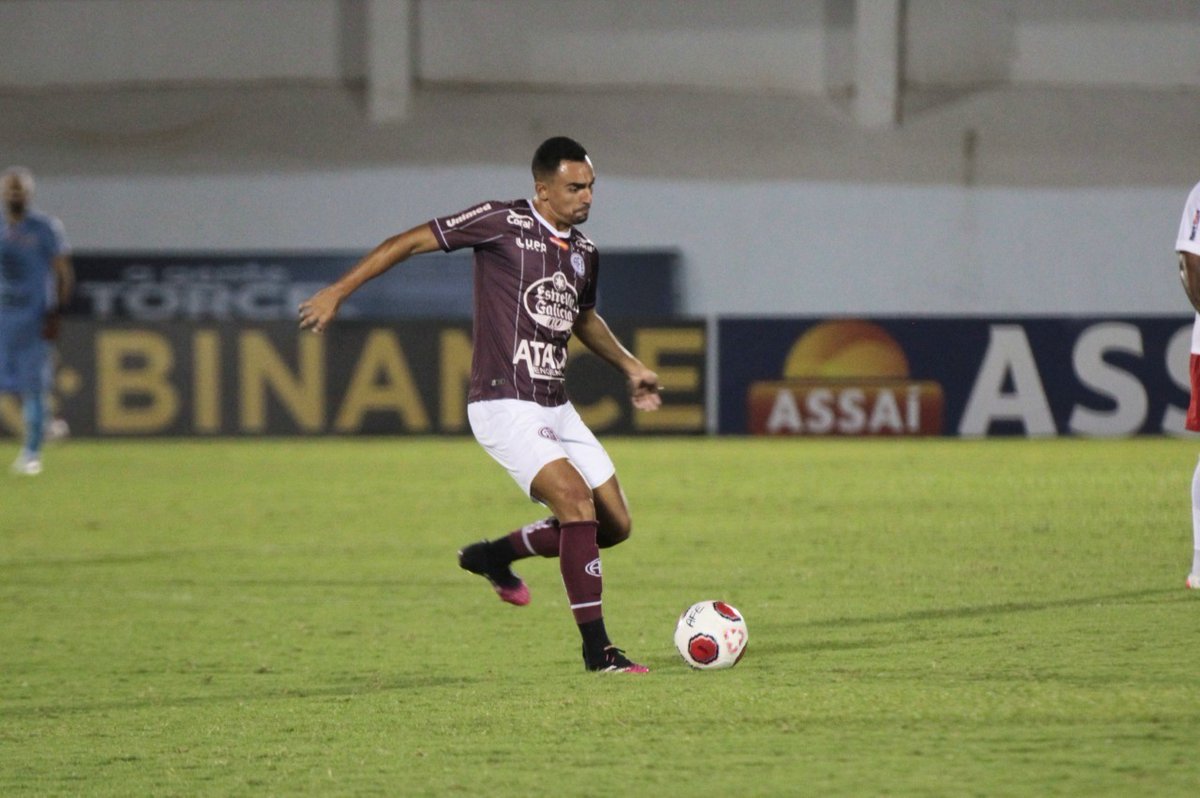 afeoficial's tweet photo. Chegou na quinta, foi para o BID na sexta e marcou o gol do empate contra o Red Bull Bragantino no domingo! 

Que estreia, Guilherme Nunes! 

📸: Jonatan Dutra/Ferroviária SA 

#LocomotivaNosTrilhos #VamosFerroviária https://t.co/kHRLlVFZsP