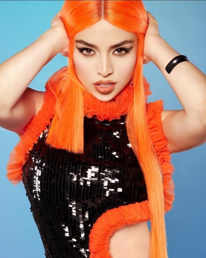 FK_1z7EWQAcSjiI?format=jpg&name=medium