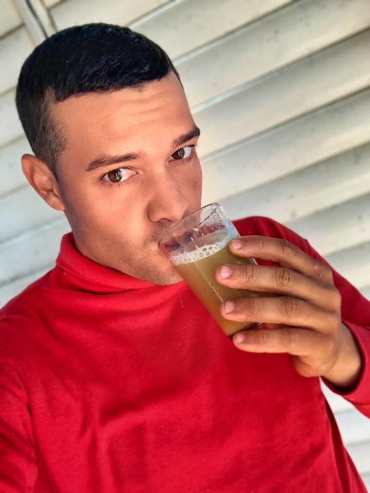 Noelvys8's tweet photo. Una bebida típica del cubano: guarapo 100 % natural 
 #awesome #life #cool #Doctor #healthyfood #nutrition https://t.co/n4TCYWvhGy
