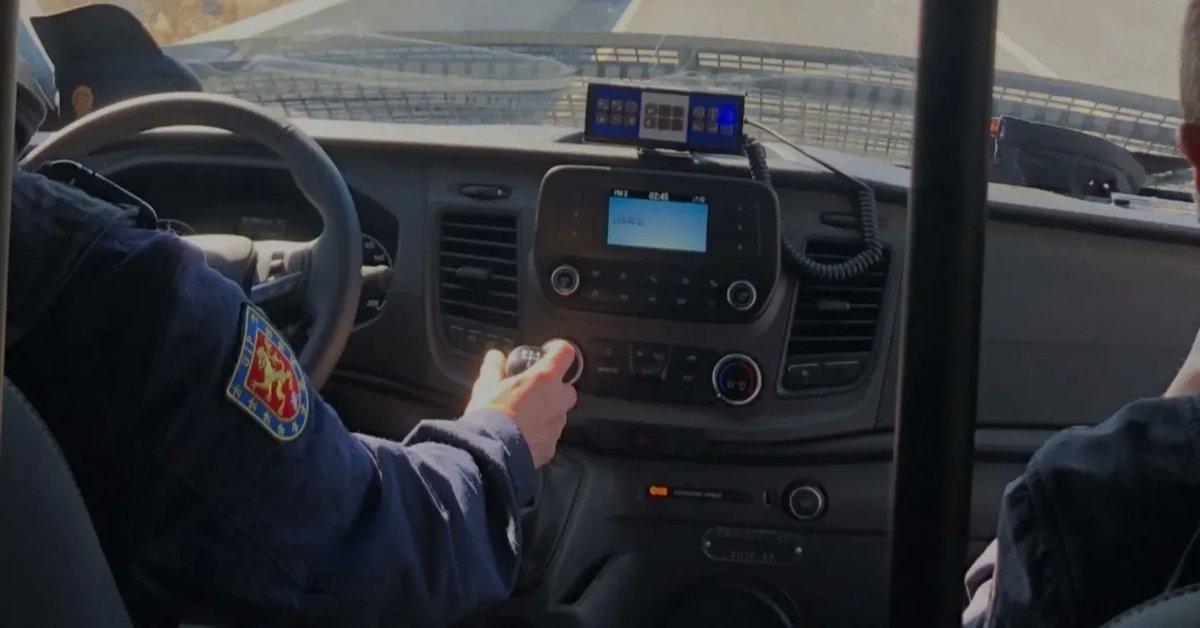 OrcaValencia's tweet photo. Nos las habiais solicitado y aquí tenéis las imágenes de nuestras nuevas furgonetas #UIP de la marca @FordSpain .
#UnidadIntervencionPolicial #IIIUIP #Orca #Valencia https://t.co/SV2KJgDtq3