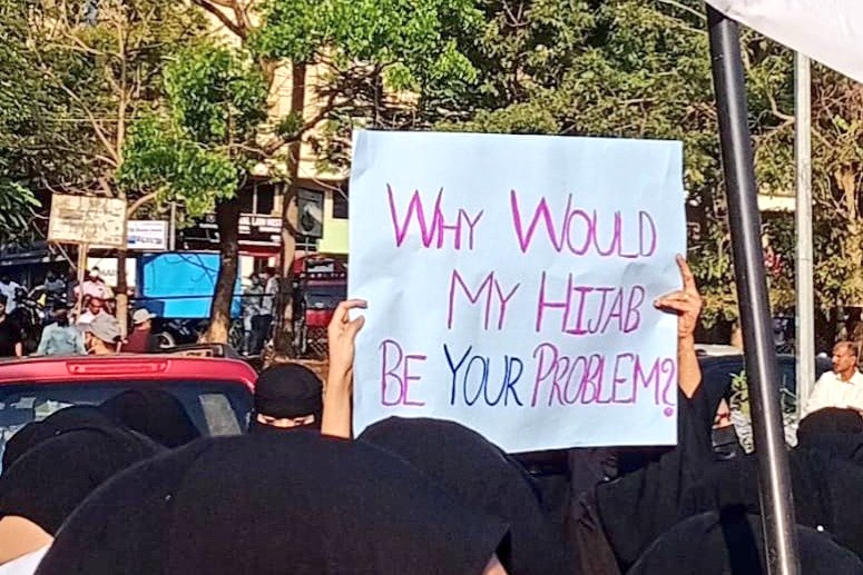 AfraaAjmal's tweet photo. WHY WOULD COVERING MY HEAD BE YOUR PROBLEM, WHEN EXPOSING OR REVEALING BODY ISN'T A PROBLEM?
#HijabIsIndividualRight
#HijabisOurRight 
#JusticeForStudents https://t.co/9dHhykWTW0