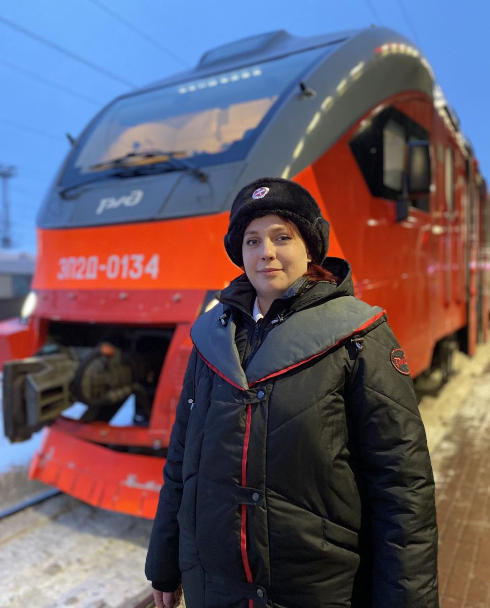 Alena Mironova, Russia’s first female driver, has completed an independent trip on the Western Express suburban train.

Five more women will soon complete their internship as electric train drivers and receive work permits🔥
