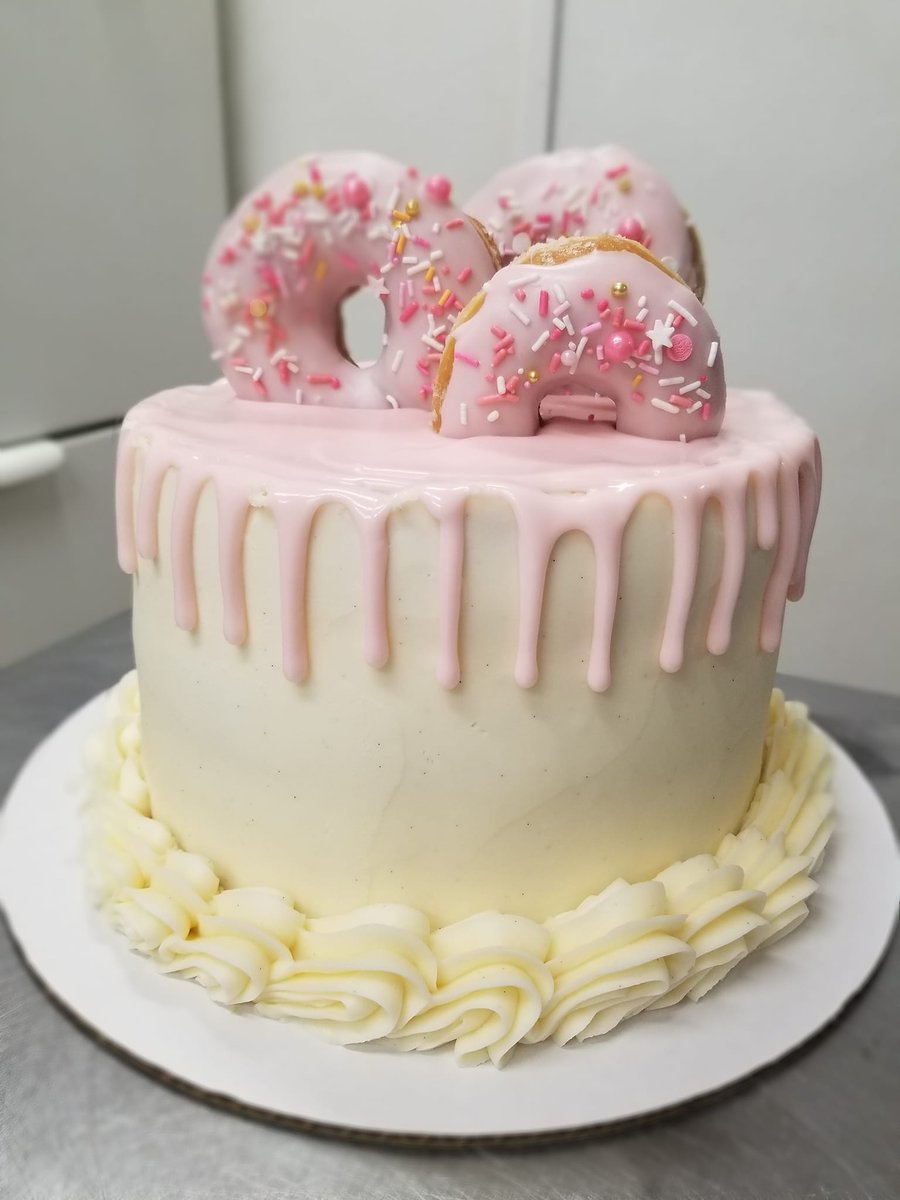 Have you placed your sweet treat order for Valentine's Day yet? Donut worry! Davis Donut House has the cutest confections for your loved one 💗 ❤️ 🤍 Click here to order: bit.ly/3gFrYPz