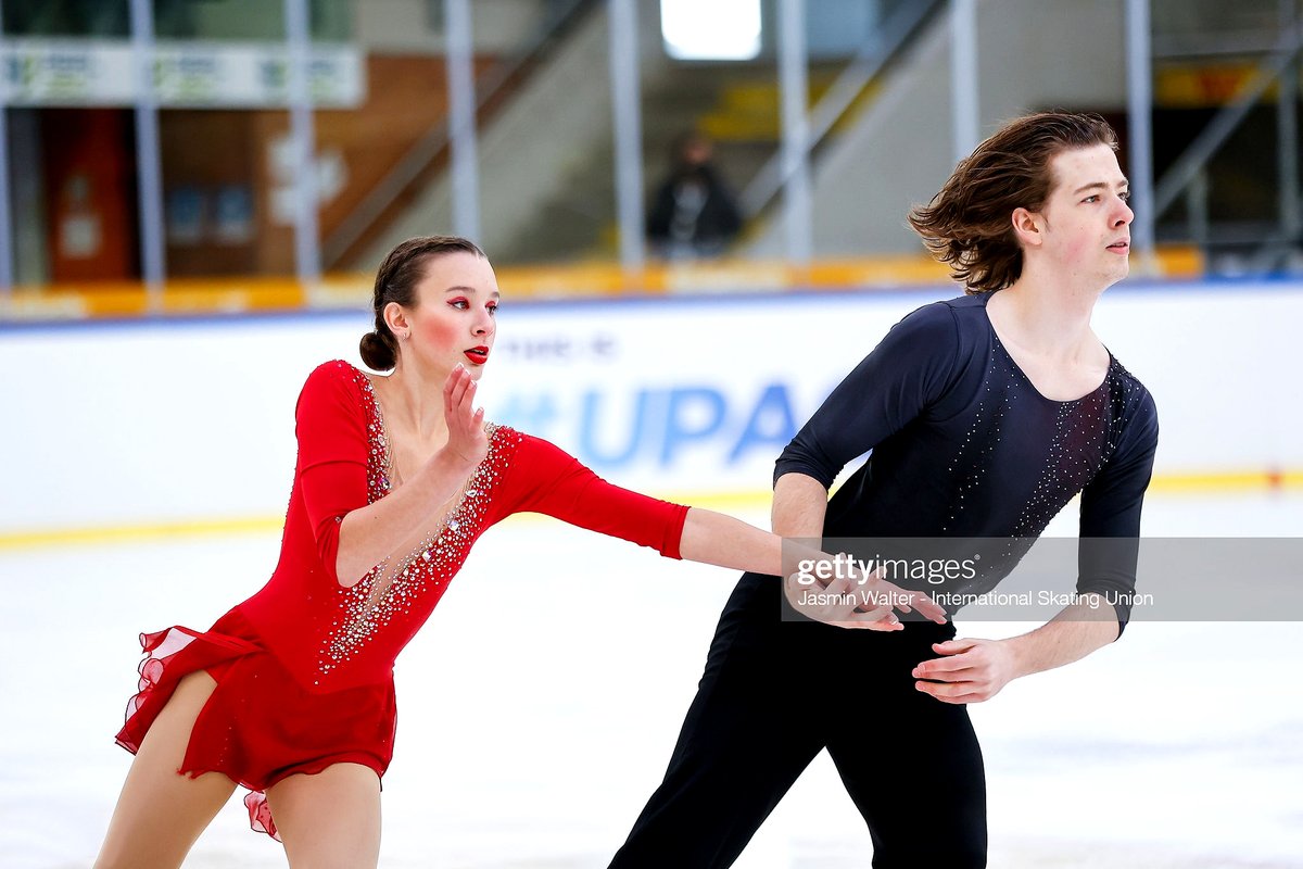 goldenskate's tweet photo. Happy Birthday π to USA's πΊπΈ #IsabelleMartins β The two-time National Jr. π₯ with #RyanBedard! Together they earned new personal bests at their #JGPFigure events π¦πΉπ΅π± ππ» She likes drawing βοΈ and playing cards π in her spare time π· 2021-22 FS to "Caruso" #FigureSkating https://t.co/KqpLO08WAg