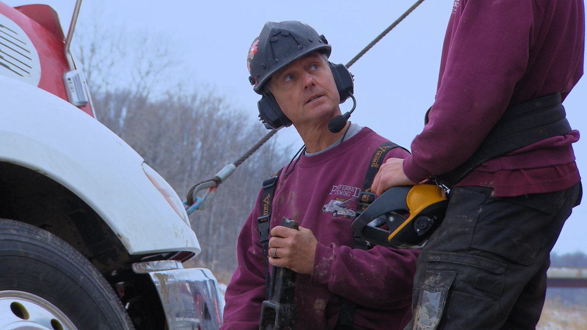 HeavyRescue401's tweet photo. "It was something I never would have predicted. I don't have X-Ray vision."

TONIGHT, a very scary moment for both father and son on #HeavyRescue401. 10pm ET/7pm PT on @DiscoveryCanada https://t.co/YCfGr4Asjw