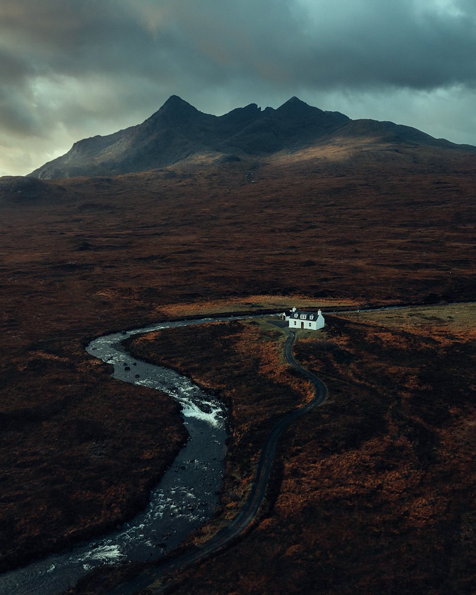 withgar2's tweet photo. Skye #scotland #dji #dronephotography https://t.co/skQhuUdo6W