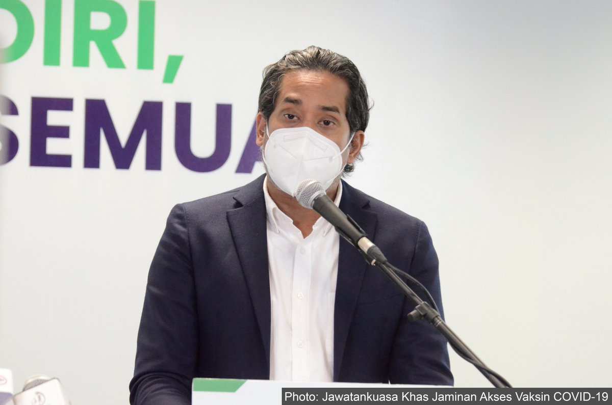 NewsBFM's tweet image. The Health Ministry has encouraged employers to continue allowing employees to work from home to control the spread of the Omicron variant. 

Minister Khairy Jamaluddin has also urged employers to provide their workers with self-test kits and quality face masks.