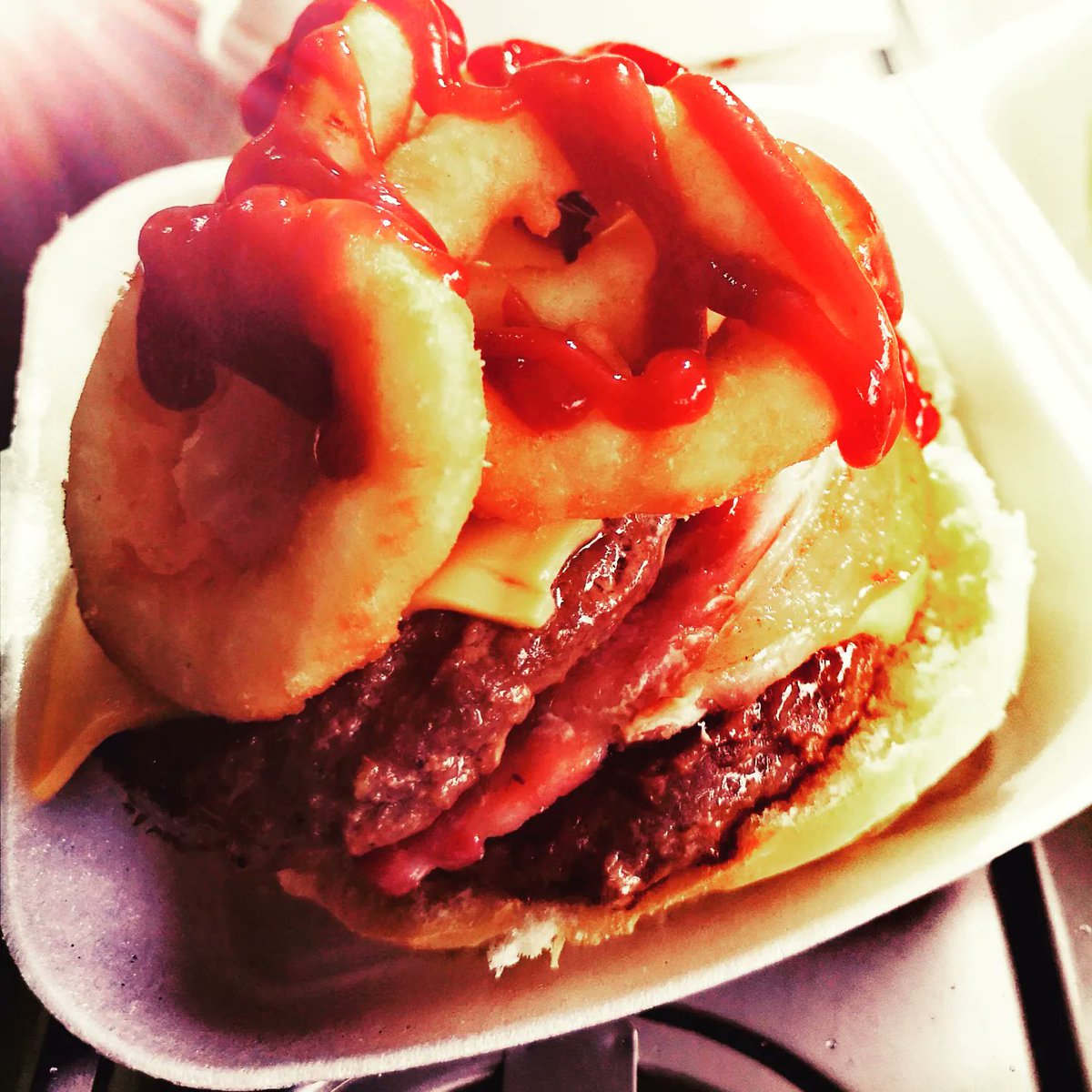 Pregos_No1's tweet photo. It's not grey at Pregos #FoodAwardsWales2022 #splott #Cardiff #cardifffoodie #foodlover #inksplott #splottlife #foodie https://t.co/dZLSjvJEav