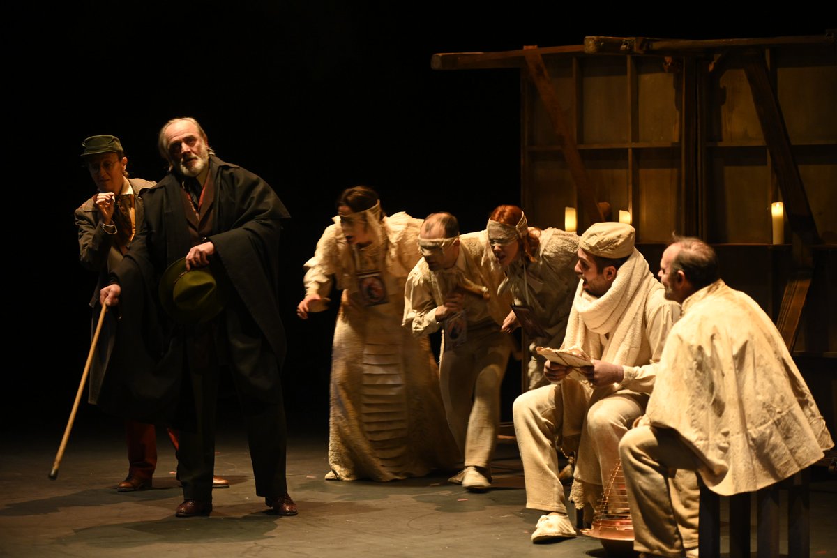 Pabellon6's tweet photo. Últimas funciones !!!
10,11,12,13 febrero (jueves-domingo)
LUCES DE BOHEMIA
Una sociedad esperpéntica, degradada y corrompida, que nos recuerda demasiado a la actualidad.
Reserva entradas: https://t.co/yj5GyJE822
#teatro #valleinclán #maxestrella #pabellón6 #bilbao https://t.co/twqKKlFaOh