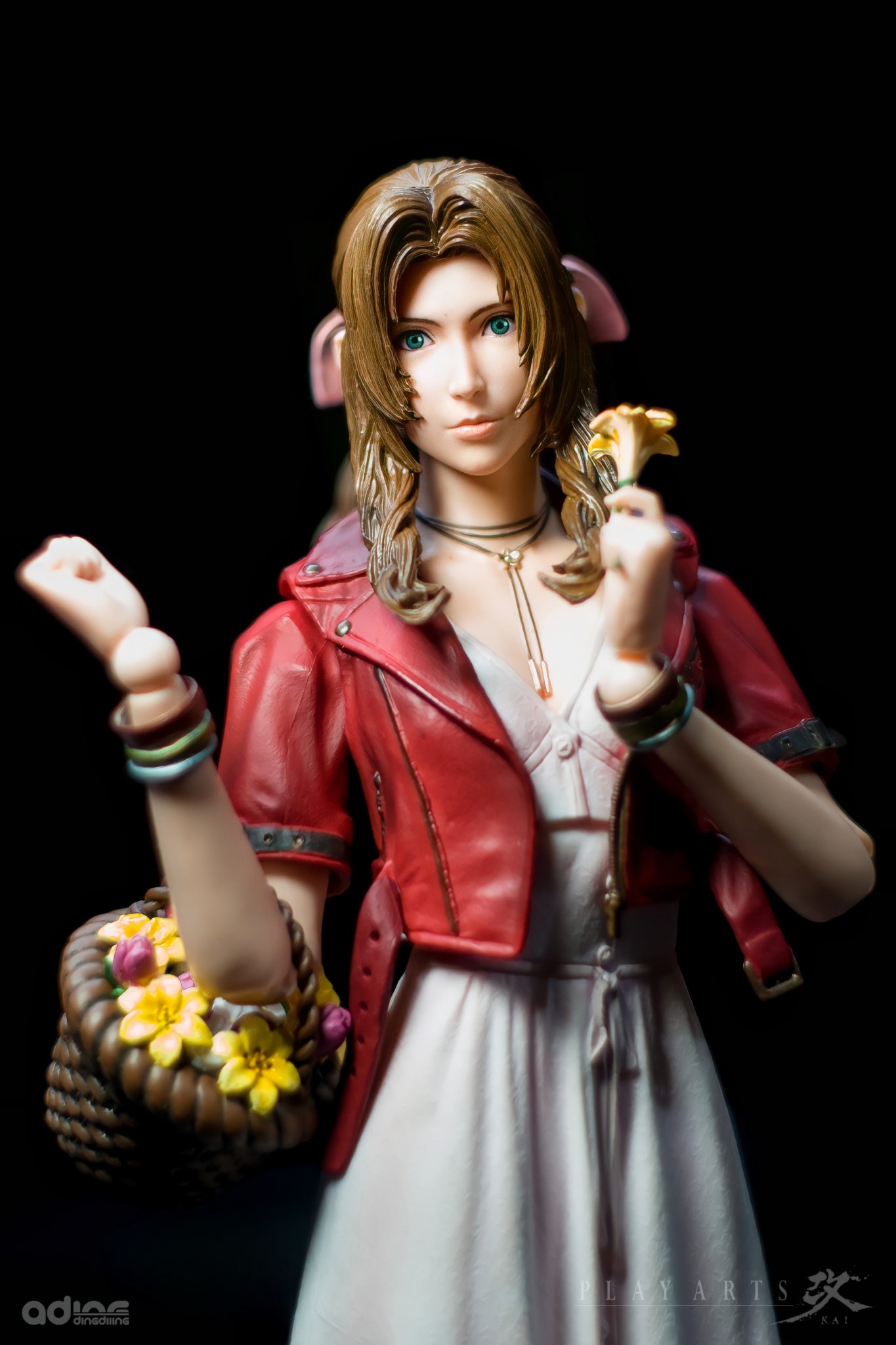Play arts kai deals aerith