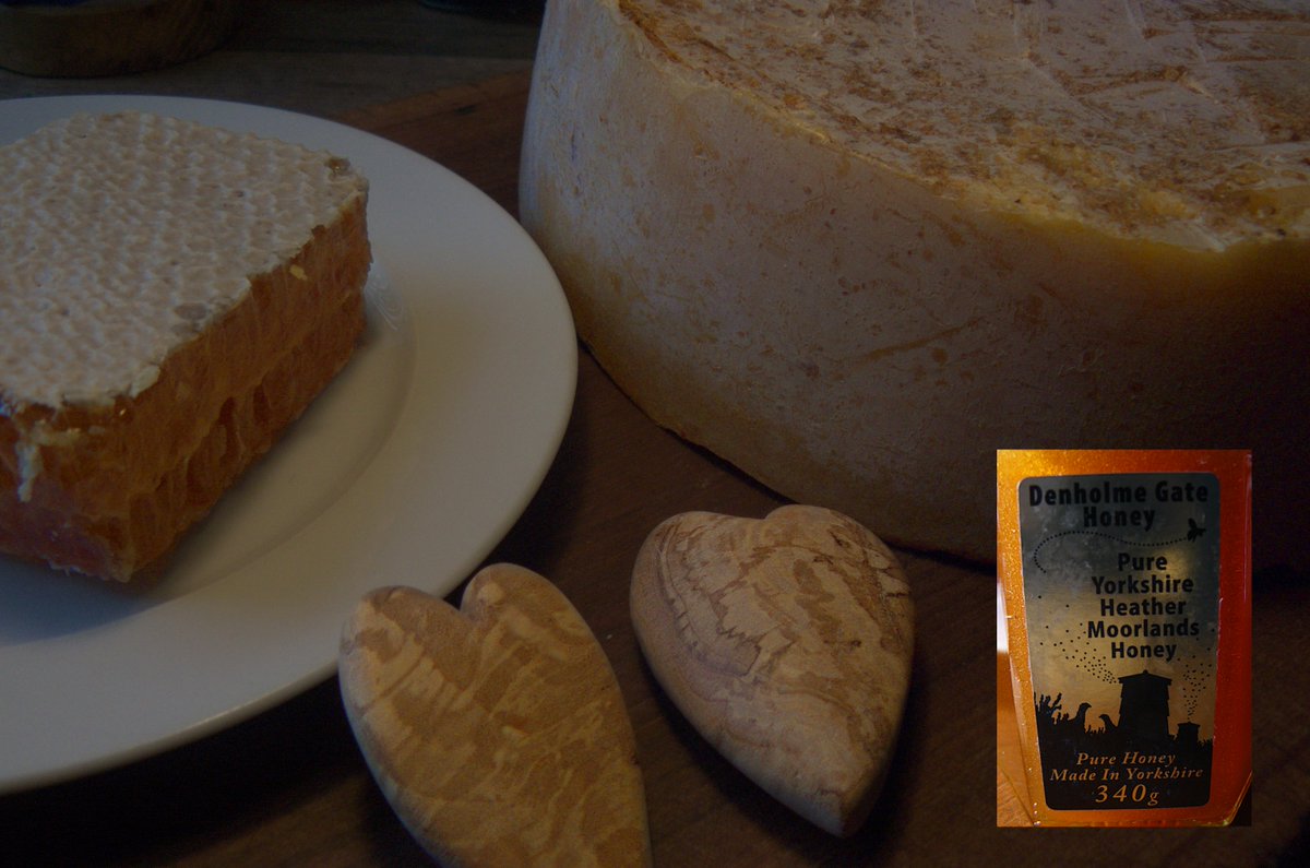 WutheringHikes's tweet photo. Process of transforming raw beeswax into polish &amp; wood treatments. ive used different ratios of of raw beeswax &amp; oils to reinforce, preserve &amp; polish, depending on the porosity of the wood, that will sink into the grain &amp; create a firmer material to carve- &amp; they smell of honey ! https://t.co/fxgGxMtmjn