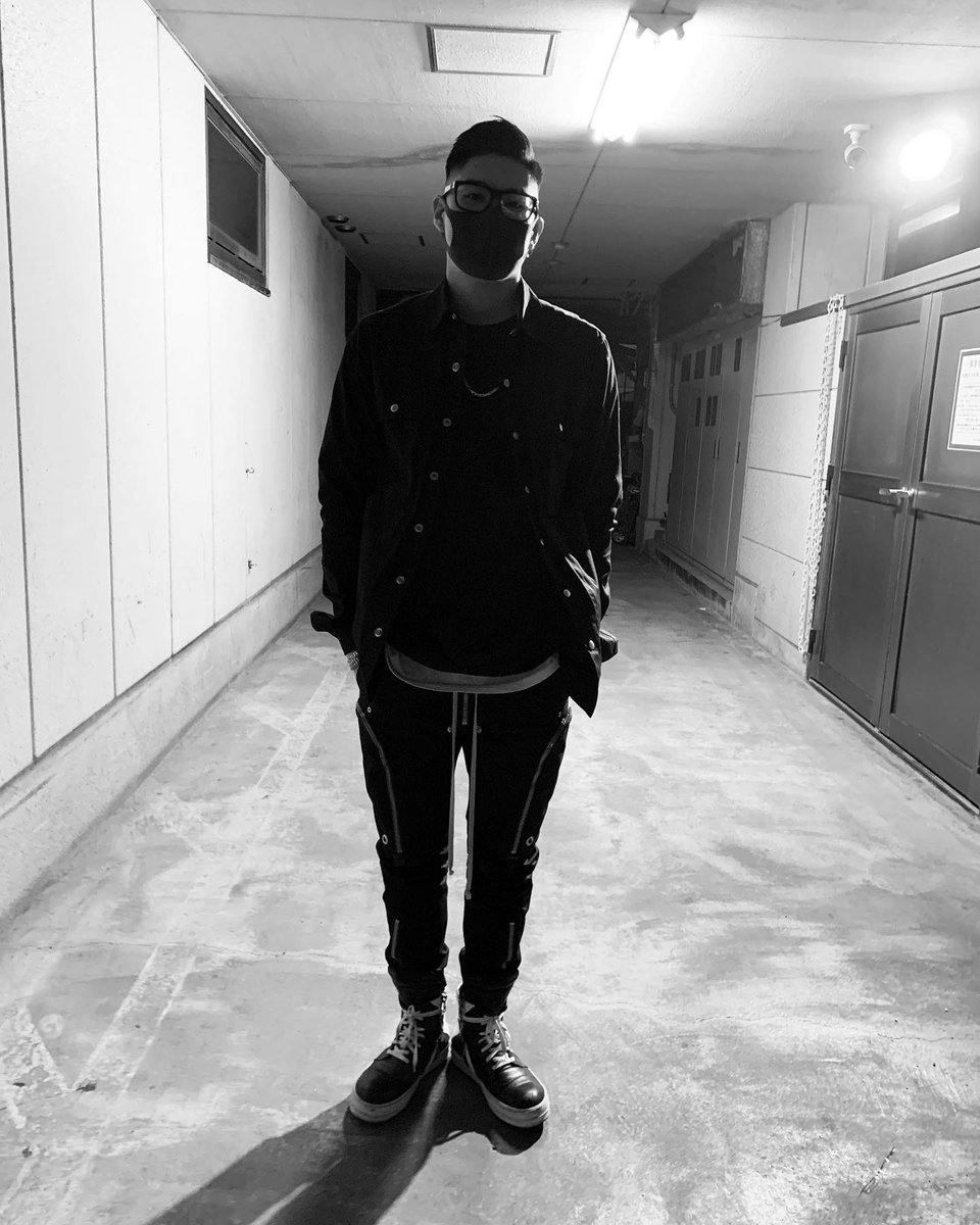 Newaratamaru's tweet photo. rick  owens https://t.co/ojhfv0tMoW